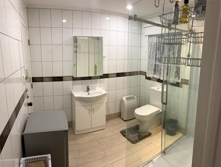 המילטון Self Contained En-Suite Private Bathroom, Private Entrance, Close To Shops & Hospital Homestay מראה חיצוני תמונה