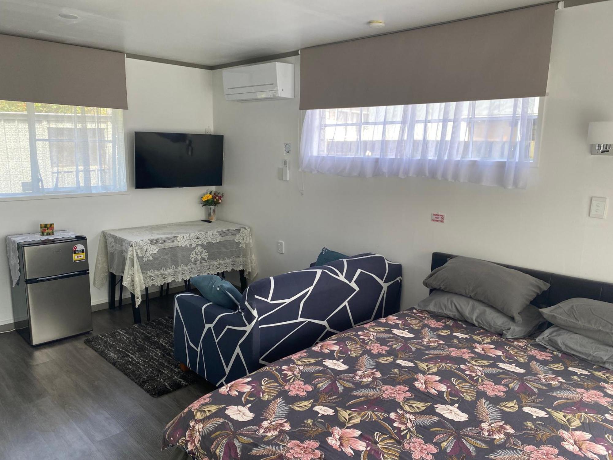 המילטון Self Contained En-Suite Private Bathroom, Private Entrance, Close To Shops & Hospital Homestay מראה חיצוני תמונה
